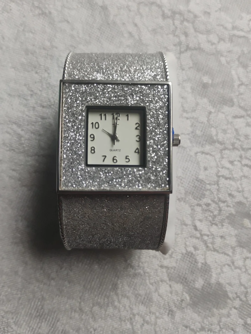 Cato silver tone